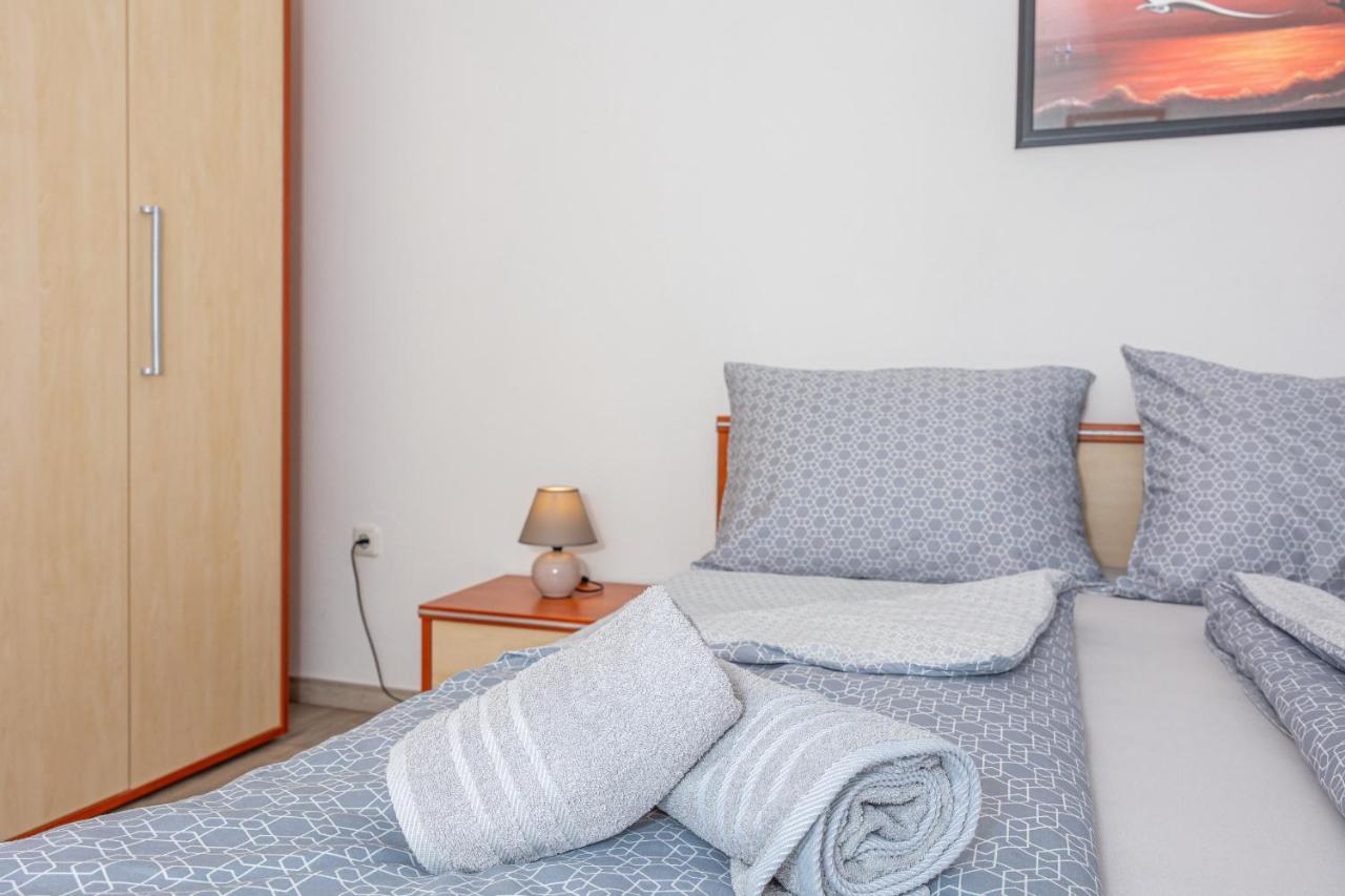 Apartments Lacic 2 茨里克韦尼察 外观 照片